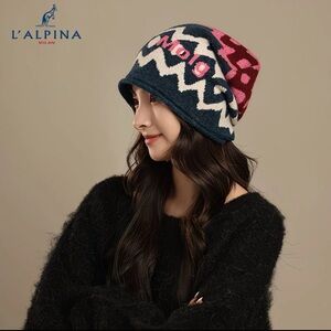 L’alpina Women's Colorful Knit Hat new